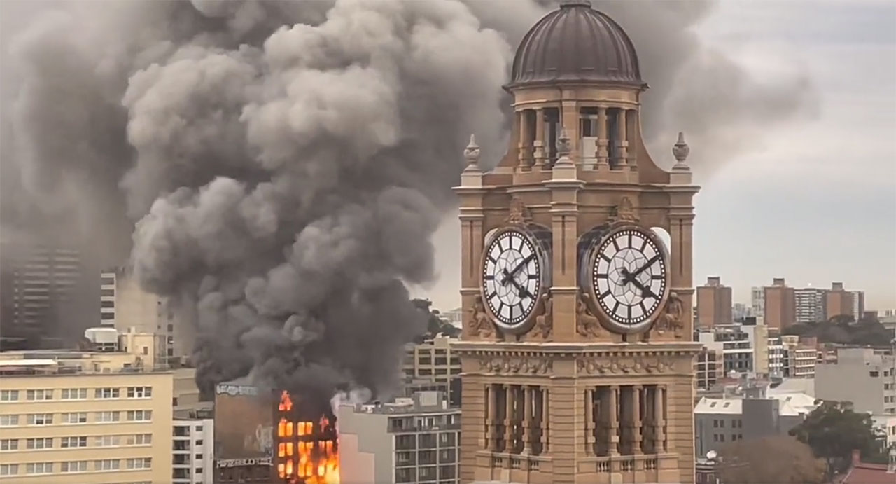 Massive fire forces evacuation in Sydney CBD